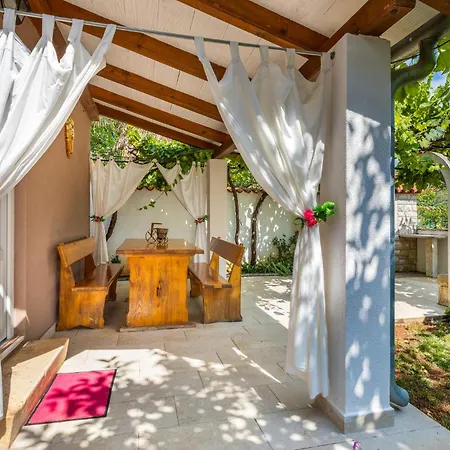 Iix Feriehus Kaštelir