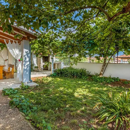 3 Bedroom Lovely In Kastelir
